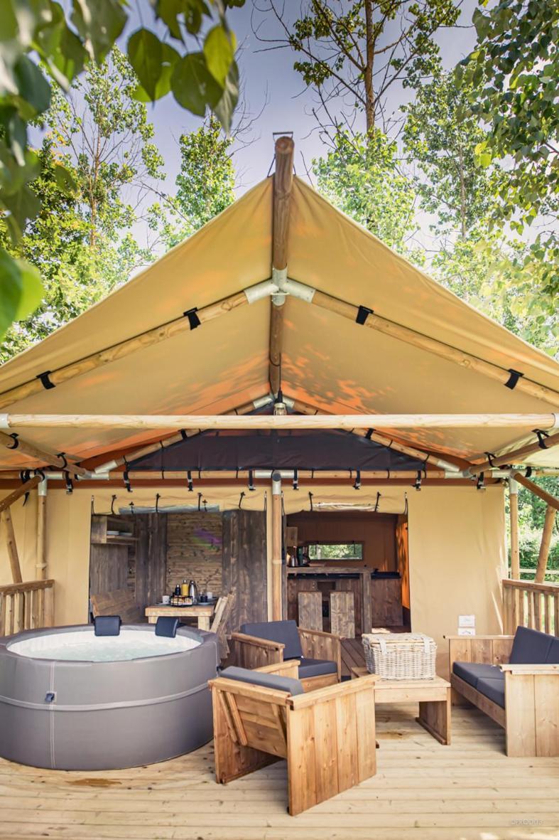 Tente Lodge Jacuzzi Privatif En Pleine Nature Thiel-sur-Acolin Extérieur photo