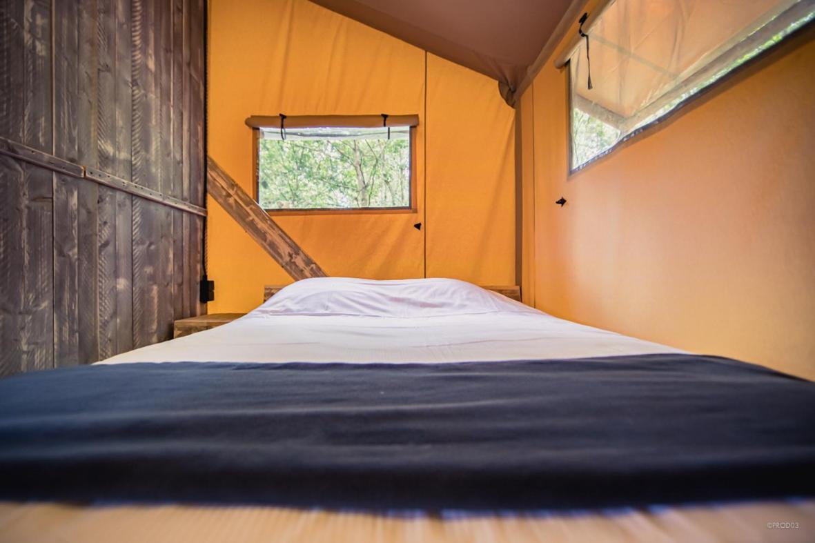Tente Lodge Jacuzzi Privatif En Pleine Nature Thiel-sur-Acolin Extérieur photo