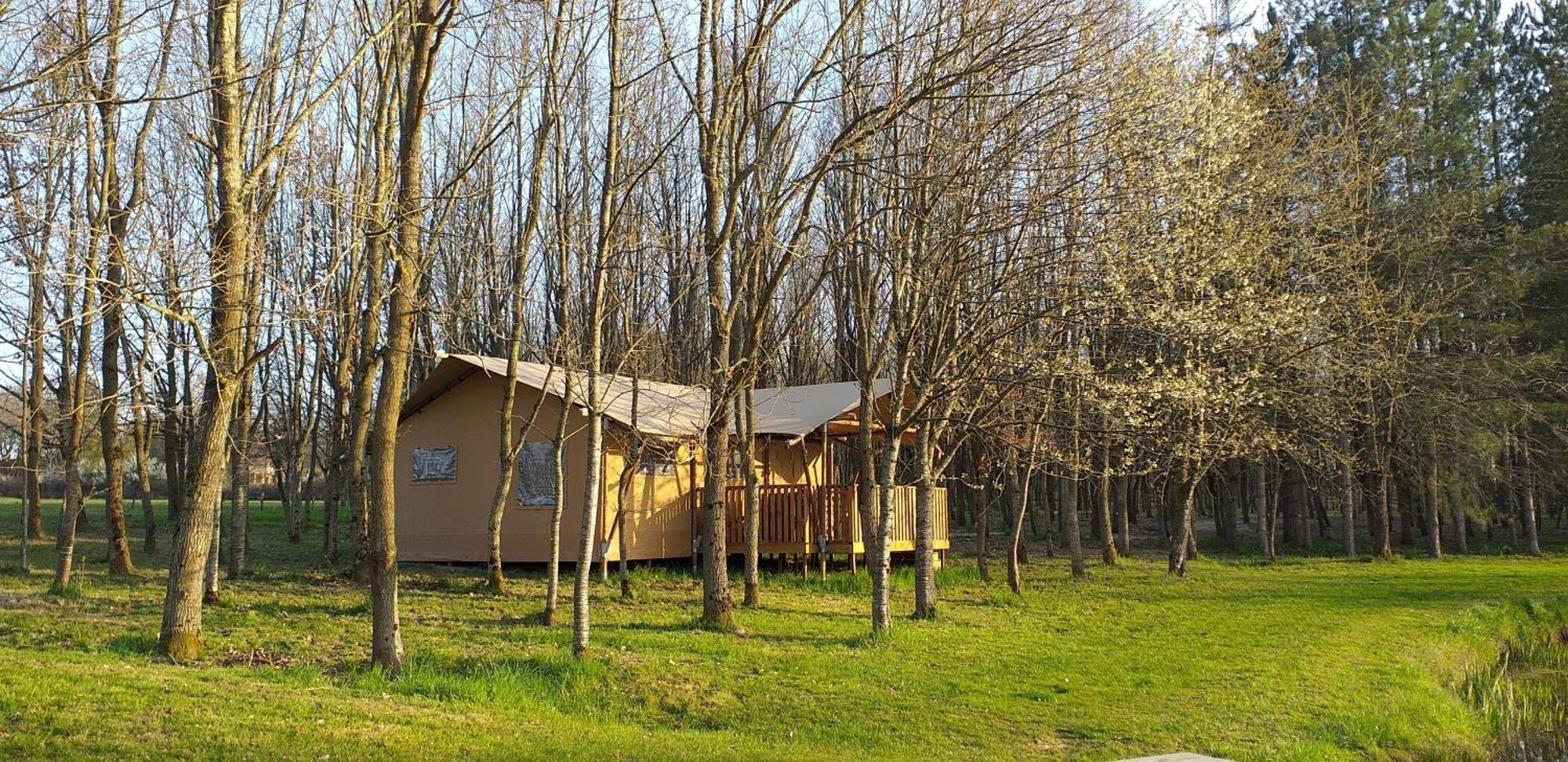 Tente Lodge Jacuzzi Privatif En Pleine Nature Thiel-sur-Acolin Extérieur photo