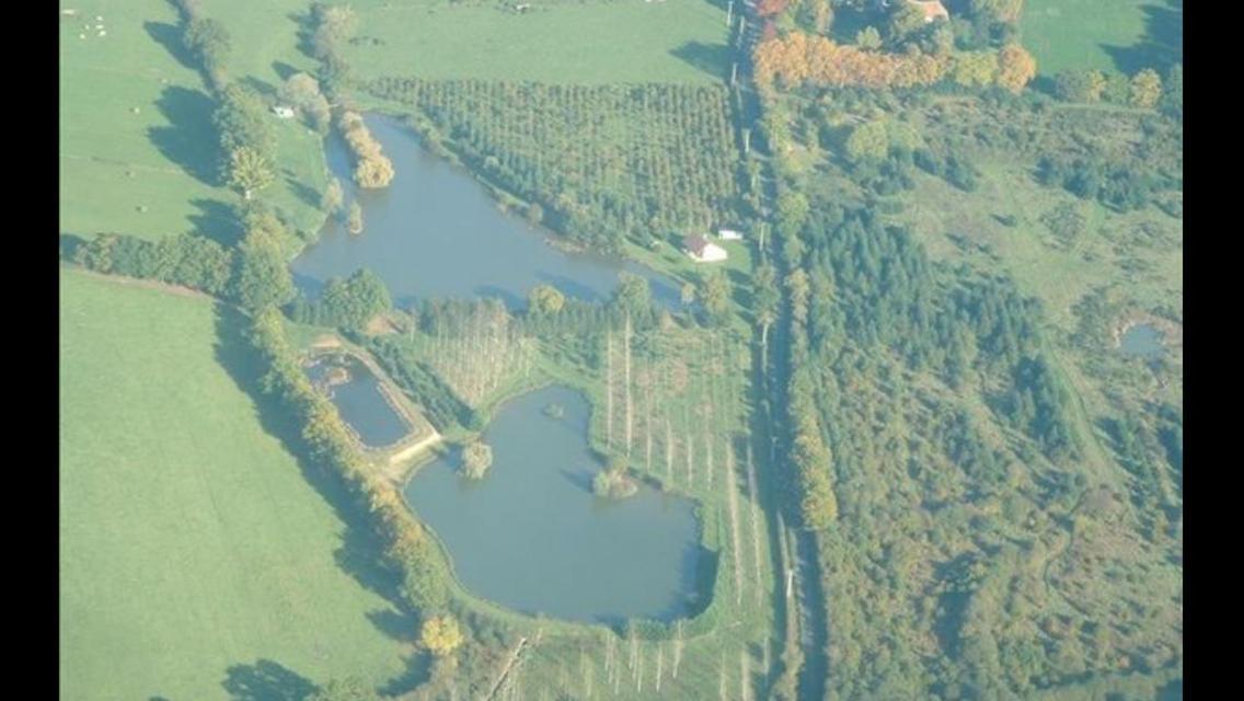Tente Lodge Jacuzzi Privatif En Pleine Nature Thiel-sur-Acolin Extérieur photo